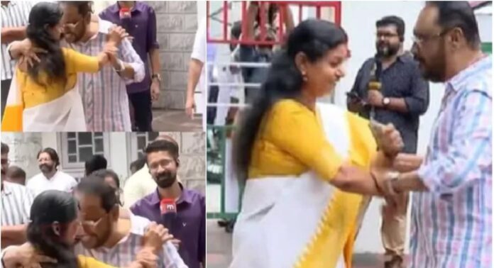 ബിന്ദു കൃഷ്ണയെ ആലിംഗനം ചെയ്യാൻ ശ്രമം ; ചെറിയാൻ ഫിലിപ്പിന് സോഷ്യൽ മീഡിയയിൽ വ്യാപക വിമർശനം ബിന്ദു കൃഷ്ണയെ ആലിംഗനം ചെയ്യാൻ ശ്രമം ; ചെറിയാൻ ഫിലിപ്പിന് സോഷ്യൽ മീഡിയയിൽ വ്യാപക വിമർശനം