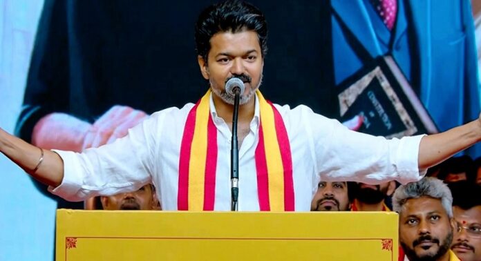 തമിഴ്നാട്ടിൽ സർക്കാർ രൂപീകരണത്തെ ചൊല്ലിയുള്ള ‘പോര്’ തുടരുന്നു തമിഴ്നാട്ടിൽ സർക്കാർ രൂപീകരണത്തെ ചൊല്ലിയുള്ള ‘പോര്’ തുടരുന്നു