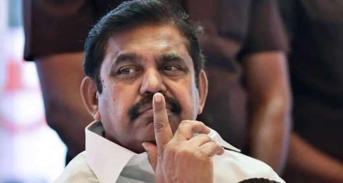 എഐഎഡിഎംകെയിൽ പൊട്ടിത്തെറി ; ഇപിഎസിന്റെ രാജി ആവശ്യപ്പെട്ട് മുതിർന്ന നേതാക്കൾ എഐഎഡിഎംകെയിൽ പൊട്ടിത്തെറി ; ഇപിഎസിന്റെ രാജി ആവശ്യപ്പെട്ട് മുതിർന്ന നേതാക്കൾ