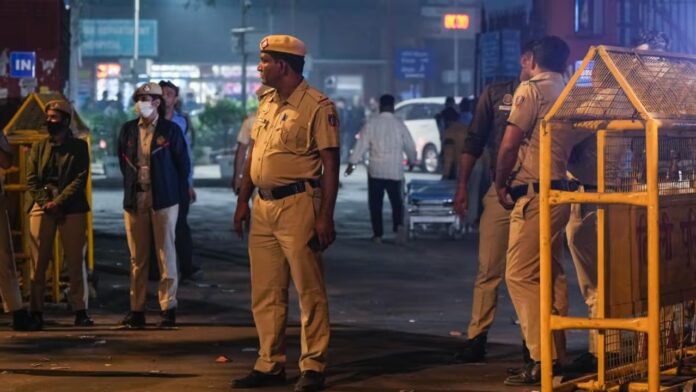 ഭീകരാക്രമണ സാധ്യതയുണ്ടെന്ന ഇന്റലിജൻസ് മുന്നറിയിപ്പ് ; ഡൽഹിയിൽ അതീവ ജാഗ്രത ഭീകരാക്രമണ സാധ്യതയുണ്ടെന്ന ഇന്റലിജൻസ് മുന്നറിയിപ്പ് ; ഡൽഹിയിൽ അതീവ ജാഗ്രത