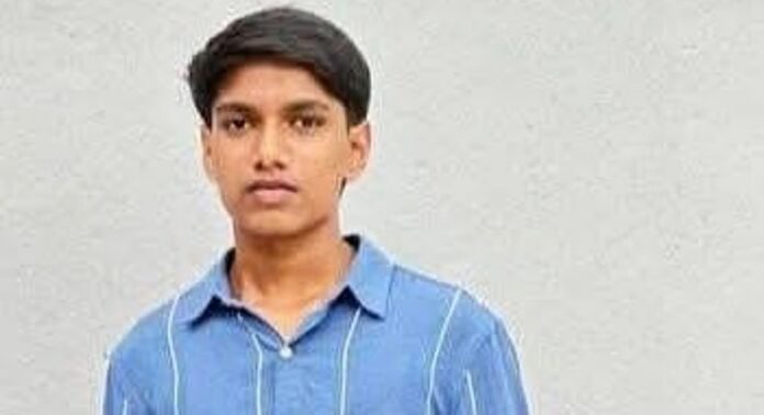 കണ്ണൂരിൽ ബൈക്കും ബസും കൂട്ടിയിടിച്ച് ബൈക്ക് യാത്രക്കാരനായ യുവാവ് മരിച്ചു കണ്ണൂരിൽ ബൈക്കും ബസും കൂട്ടിയിടിച്ച് ബൈക്ക് യാത്രക്കാരനായ യുവാവ് മരിച്ചു