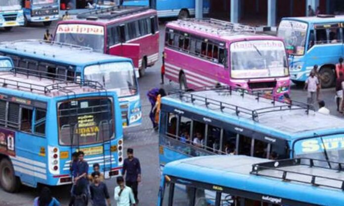 കെഎസ്ആര്ടിസിയില് വനിതകള്ക്കുളള സൗജന്യ യാത്രയ്ക്കെതിരെ സ്വകാര്യ ബസ് ഉടമകള് കെഎസ്ആര്ടിസിയില് വനിതകള്ക്കുളള സൗജന്യ യാത്രയ്ക്കെതിരെ സ്വകാര്യ ബസ് ഉടമകള്