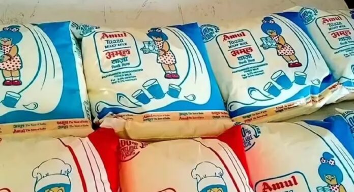 രാജ്യത്ത് പാൽ വില കൂട്ടി ; ലിറ്ററിന് 2 രൂപ വർധിപ്പിച്ച് അമുൽ രാജ്യത്ത് പാൽ വില കൂട്ടി ; ലിറ്ററിന് 2 രൂപ വർധിപ്പിച്ച് അമുൽ