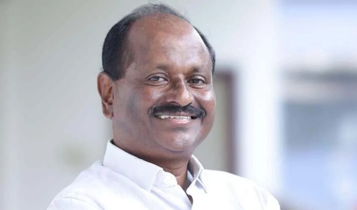 ഫസൽ വധക്കേസ് വിചാരണയ്ക്ക് ഹാജരാകുന്നതിൽ നിന്ന് കാരായി രാജന് അവധി ഫസൽ വധക്കേസ് വിചാരണയ്ക്ക് ഹാജരാകുന്നതിൽ നിന്ന് കാരായി രാജന് അവധി