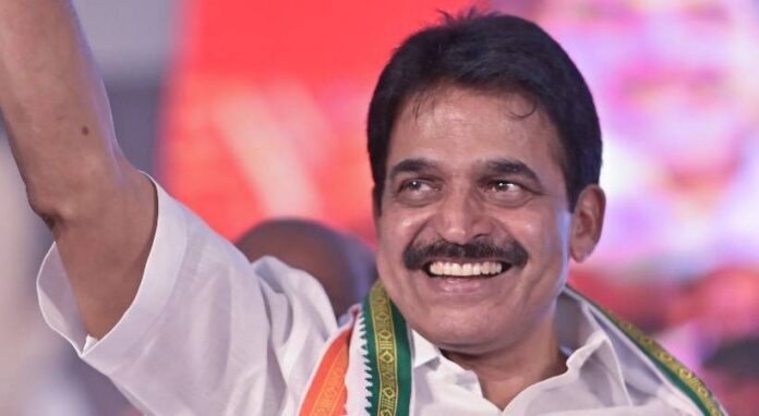 മുഖ്യമന്ത്രി സ്ഥാനത്തേക്ക് കെ സി വേണുഗോപാലിന് 46 പേരുടെ പിന്തുണ മുഖ്യമന്ത്രി സ്ഥാനത്തേക്ക് കെ സി വേണുഗോപാലിന് 46 പേരുടെ പിന്തുണ