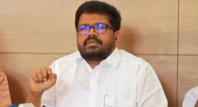 നിയമസഭാ തിരഞ്ഞെടുപ്പിൽ ‘ന്യൂനപക്ഷ വർഗീയത’ നിറഞ്ഞാടി : വിവാദ പ്രസ്താവനയുമായി സിപിഎം നേതാവ് കെ.കെ. രാഗേഷ് നിയമസഭാ തിരഞ്ഞെടുപ്പിൽ ‘ന്യൂനപക്ഷ വർഗീയത’ നിറഞ്ഞാടി : വിവാദ പ്രസ്താവനയുമായി സിപിഎം നേതാവ് കെ.കെ. രാഗേഷ്