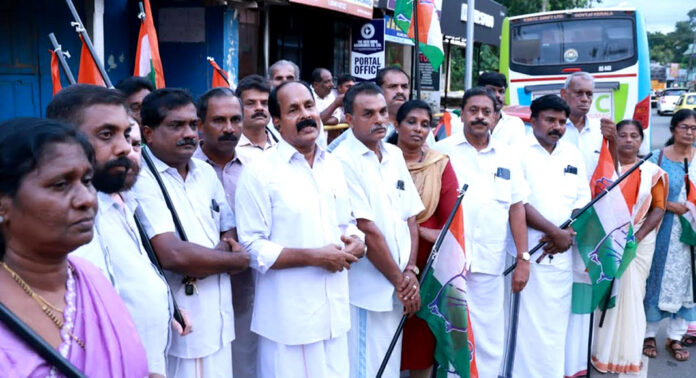 ഇന്ധന വിലവർദ്ധനവ് : മണ്ഡലം കോൺഗ്രസ് കമ്മിറ്റിയുടെ നേതൃത്വത്തിൽ മൈലപ്രയിൽ പ്രകടനവും യോഗവും നടത്തി ഇന്ധന വിലവർദ്ധനവ് : മണ്ഡലം കോൺഗ്രസ് കമ്മിറ്റിയുടെ നേതൃത്വത്തിൽ മൈലപ്രയിൽ പ്രകടനവും യോഗവും നടത്തി