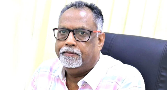 പത്തനംതിട്ടക്ക് അഭിമാനം – മുതിർന്ന മാധ്യമപ്രവർത്തകന് റോയി മാത്യുവിനെ മുഖ്യമന്ത്രിയുടെ മാധ്യമ സെക്രട്ടറിയായി നിയമിച്ചു പത്തനംതിട്ടക്ക് അഭിമാനം – മുതിർന്ന മാധ്യമപ്രവർത്തകന് റോയി മാത്യുവിനെ മുഖ്യമന്ത്രിയുടെ മാധ്യമ സെക്രട്ടറിയായി നിയമിച്ചു