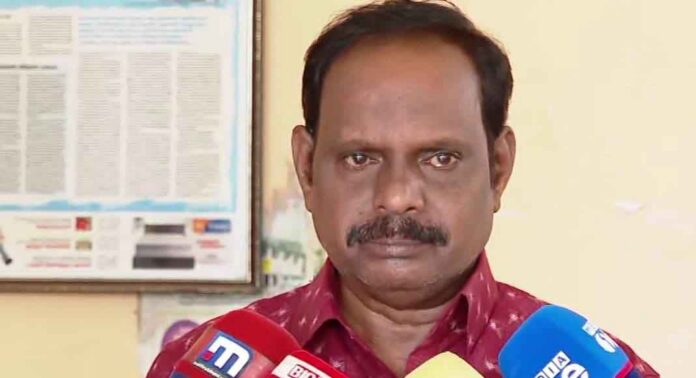 കുന്നത്തൂരിലെ തോൽവിയിൽ വിതുമ്പി കോവൂർ കുഞ്ഞുമോൻ കുന്നത്തൂരിലെ തോൽവിയിൽ വിതുമ്പി കോവൂർ കുഞ്ഞുമോൻ
