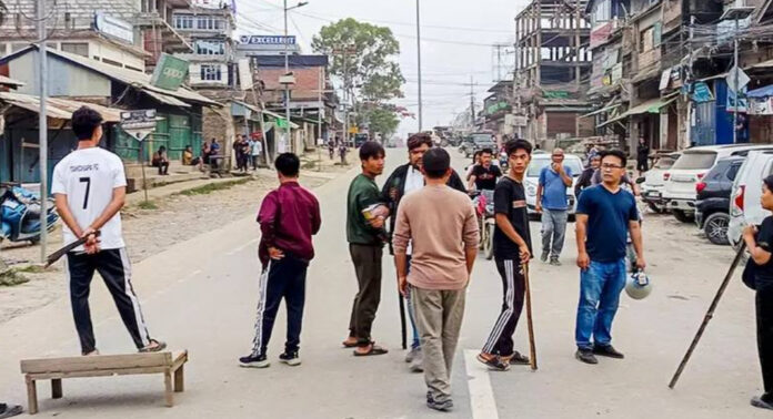 മണിപ്പൂർ വീണ്ടും അശാന്തം ; സംസ്ഥാനത്ത് വീണ്ടും പ്രതിഷേധം മണിപ്പൂർ വീണ്ടും അശാന്തം ; സംസ്ഥാനത്ത് വീണ്ടും പ്രതിഷേധം