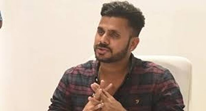 തൃണമൂൽ കോൺഗ്രസ് നേരിട്ട കനത്ത പരാജയത്തിന് തൊട്ടുപിന്നാലെ മുൻ ഇന്ത്യൻ ക്രിക്കറ്റ് താരം മനോജ് തിവാരി പാർട്ടി വിട്ടു തൃണമൂൽ കോൺഗ്രസ് നേരിട്ട കനത്ത പരാജയത്തിന് തൊട്ടുപിന്നാലെ മുൻ ഇന്ത്യൻ ക്രിക്കറ്റ് താരം മനോജ് തിവാരി പാർട്ടി വിട്ടു