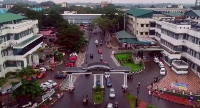 തിരുവനന്തപുരത്ത് രണ്ടാമത്തെ മെഡിക്കൽ കോളേജ് വരുന്നു: അനാവശ്യ ചെലവുകൾ വെട്ടിക്കുറയ്ക്കാൻ കർശന നിർദ്ദേശം തിരുവനന്തപുരത്ത് രണ്ടാമത്തെ മെഡിക്കൽ കോളേജ് വരുന്നു: അനാവശ്യ ചെലവുകൾ വെട്ടിക്കുറയ്ക്കാൻ കർശന നിർദ്ദേശം