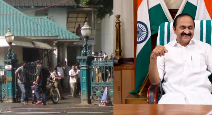 സെക്രട്ടറിയേറ്റ് നോർത്ത് ഗേറ്റ് തുറന്നു ; വർഷങ്ങൾക്ക് ശേഷം ബാരിക്കേഡുകൾ നീക്കി സെക്രട്ടറിയേറ്റ് നോർത്ത് ഗേറ്റ് തുറന്നു ; വർഷങ്ങൾക്ക് ശേഷം ബാരിക്കേഡുകൾ നീക്കി