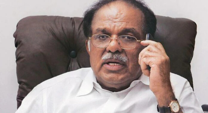 ഡൽഹിയിൽ നിന്ന് മുഖ്യമന്ത്രി വരുന്നത് പുതിയ കാര്യമല്ല ; കെ.സി വേണുഗോപാലിനെ തള്ളാതെ പി.ജെ കുര്യൻ ഡൽഹിയിൽ നിന്ന് മുഖ്യമന്ത്രി വരുന്നത് പുതിയ കാര്യമല്ല ; കെ.സി വേണുഗോപാലിനെ തള്ളാതെ പി.ജെ കുര്യൻ