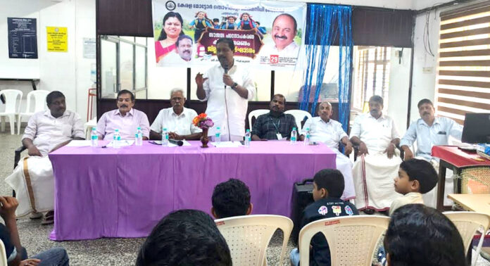 പഠനോപകരണ കിറ്റ് ജില്ലാതല വിതരണോദ്ഘാടനം നടത്തി പഠനോപകരണ കിറ്റ് ജില്ലാതല വിതരണോദ്ഘാടനം നടത്തി