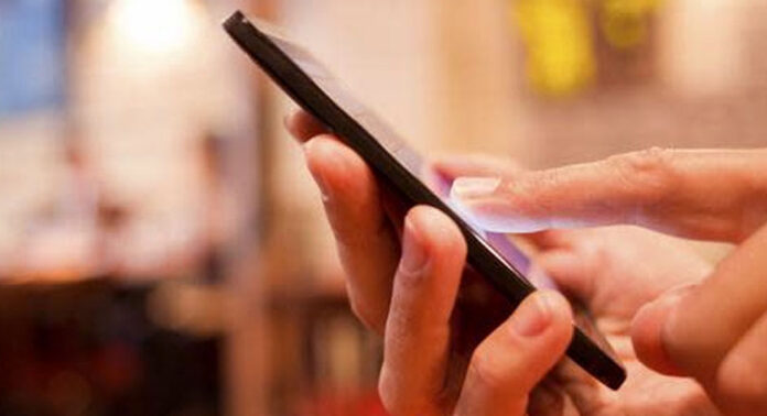 5G നെറ്റ് ഉപയോഗിക്കുമ്പോൾ ബാറ്ററി ചാർജ് തീരുന്നതാണോ പ്രശ്നം? ഈ കാര്യങ്ങൾ പരീക്ഷിച്ചു നോക്കൂ 5G നെറ്റ് ഉപയോഗിക്കുമ്പോൾ ബാറ്ററി ചാർജ് തീരുന്നതാണോ പ്രശ്നം? ഈ കാര്യങ്ങൾ പരീക്ഷിച്ചു നോക്കൂ