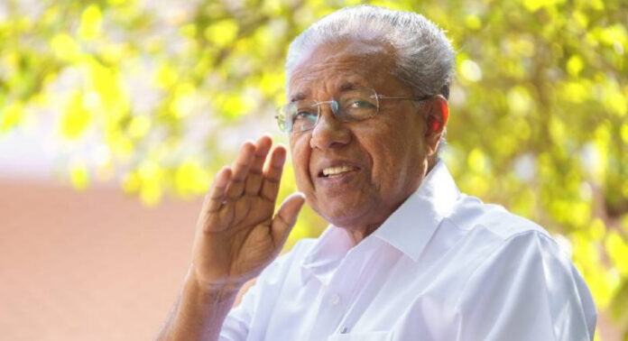 ഇഡി പരിശോധനയ്ക്ക് ശേഷം സിപിഎം പ്രവർത്തകരെ അഭിവാദ്യം ചെയ്ത് പിണറായി വിജയൻ ഇഡി പരിശോധനയ്ക്ക് ശേഷം സിപിഎം പ്രവർത്തകരെ അഭിവാദ്യം ചെയ്ത് പിണറായി വിജയൻ