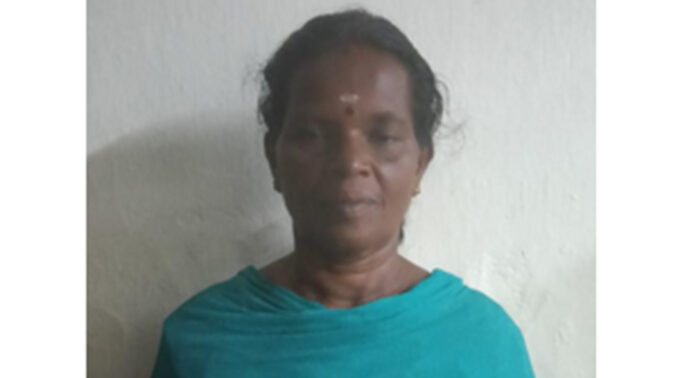 നിയമം പിടിമുറുക്കി …. കാല് നൂറ്റാണ്ടിനുശേഷം തുലാപ്പള്ളി സ്വദേശി പൊന്നമ്മ അഴിക്കുള്ളിൽ.. നിയമം പിടിമുറുക്കി …. കാല് നൂറ്റാണ്ടിനുശേഷം തുലാപ്പള്ളി സ്വദേശി പൊന്നമ്മ അഴിക്കുള്ളിൽ..