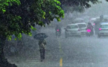 സംസ്ഥാനത്ത് എല്ലാ ജില്ലകളിലും ഇന്ന് മഴ മുന്നറിയിപ്പ് ; മൂന്ന് ജില്ലകളിൽ റെഡ് അലർട്ട് തുടരും