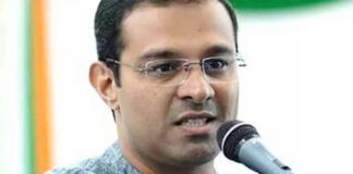 ഉന്നത വിദ്യാഭ്യാസ മേഖലയിൽ കാവിവത്കരണം നടപ്പിലാക്കുന്ന ഗവർണറുടെ നടപടികൾക്ക് മുന്നിൽ യു.ഡി.എഫ് സർക്കാർ പൂർണ്ണമായി കീഴടങ്ങിയെന്ന് സിപിഎം