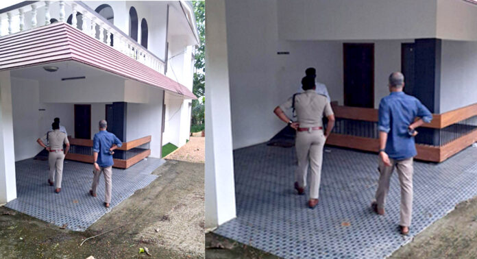 റാന്നിയില് അടച്ചിട്ട വീട്ടിൽ മോഷണം : പ്രധാന വാതില് കല്ലുകൊണ്ട് തകർത്തു റാന്നിയില് അടച്ചിട്ട വീട്ടിൽ മോഷണം : പ്രധാന വാതില് കല്ലുകൊണ്ട് തകർത്തു