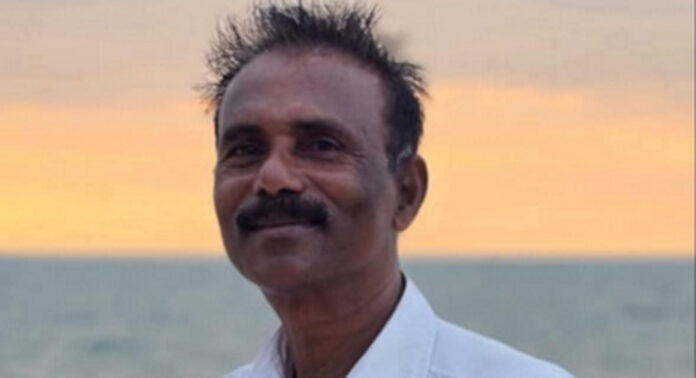 അടൂര് മിത്രപുരത്ത് കെ.എസ്.ആര്.റ്റി.സി ബസിടിച്ച് ഒരാള് മരിച്ചു അടൂര് മിത്രപുരത്ത് കെ.എസ്.ആര്.റ്റി.സി ബസിടിച്ച് ഒരാള് മരിച്ചു