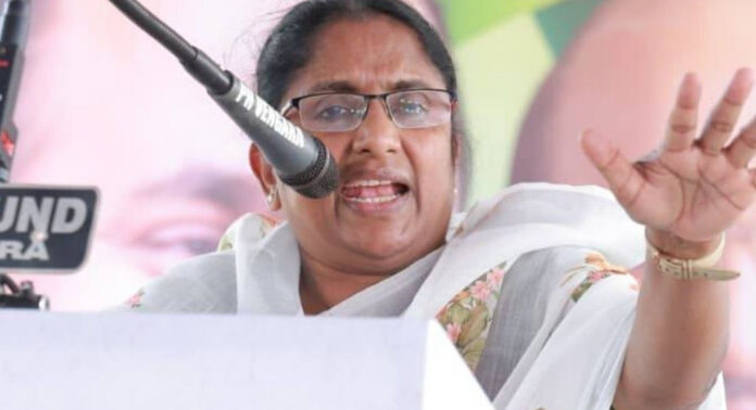 ‘പേരിനൊരു വനിതാ മന്ത്രി പോര , അർഹമായ പ്രാതിനിധ്യം വേണം ‘ : ഷാനിമോൾ ഉസ്മാൻ ‘പേരിനൊരു വനിതാ മന്ത്രി പോര , അർഹമായ പ്രാതിനിധ്യം വേണം ‘ : ഷാനിമോൾ ഉസ്മാൻ
