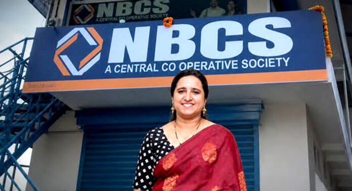 50 ലക്ഷം രൂപയുടെ നിക്ഷേപം തിരികെ നല്കിയില്ല : ജീവനക്കാരിയായ യുവതി അറസ്റ്റില് 50 ലക്ഷം രൂപയുടെ നിക്ഷേപം തിരികെ നല്കിയില്ല : ജീവനക്കാരിയായ യുവതി അറസ്റ്റില്