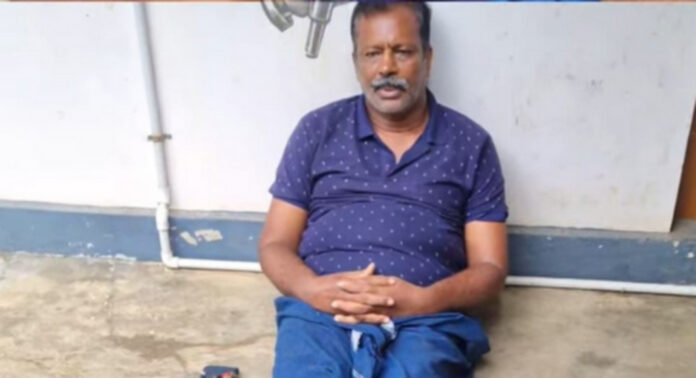 തണ്ണിത്തോട്ടില് വൈദ്യുതി ഇല്ലാതെയായിട്ട് മൂന്ന് ദിവസം ; കുത്തിയിരുപ്പ് സമരം നടത്തി നാട്ടുകാരും ജനപ്രതിനിധികളും തണ്ണിത്തോട്ടില് വൈദ്യുതി ഇല്ലാതെയായിട്ട് മൂന്ന് ദിവസം ; കുത്തിയിരുപ്പ് സമരം നടത്തി നാട്ടുകാരും ജനപ്രതിനിധികളും