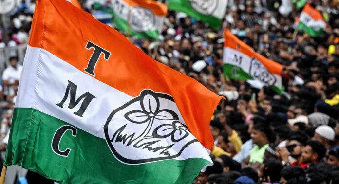 തൃണമൂല് കോണ്ഗ്രസ് പിളര്പ്പിലേക്കെന്ന് സൂചന തൃണമൂല് കോണ്ഗ്രസ് പിളര്പ്പിലേക്കെന്ന് സൂചന