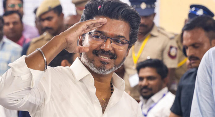 വിജയയുടെ സത്യപ്രതിജ്ഞ : പാലക്കാട് ആഘോഷലഹരിയിൽ ആരാധകരും ടിവികെ പ്രവർത്തകരും വിജയയുടെ സത്യപ്രതിജ്ഞ : പാലക്കാട് ആഘോഷലഹരിയിൽ ആരാധകരും ടിവികെ പ്രവർത്തകരും