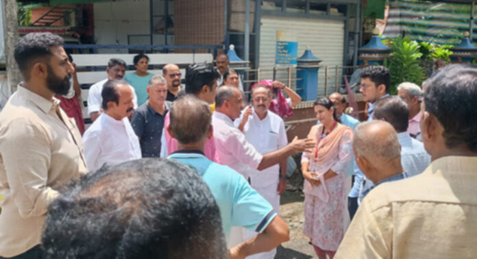 തിരുവല്ല കപ്യാരുശ്ശേരി കലുങ്ക് പുനര്നിര്മ്മാണത്തിന് അടിയന്തിര നടപടി സ്വീകരിച്ച് എം.എല്.എ തിരുവല്ല കപ്യാരുശ്ശേരി കലുങ്ക് പുനര്നിര്മ്മാണത്തിന് അടിയന്തിര നടപടി സ്വീകരിച്ച് എം.എല്.എ