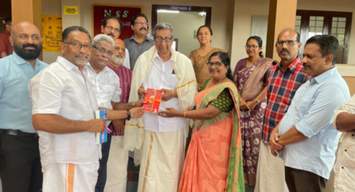 സെന്റ് ബഹനാൻസ് ഹയർ സെക്കൻഡറി സ്കൂൾ പ്രിൻസിപ്പാൾ ഡോ.ജേക്കബ് എബ്രഹാമിന് യാത്രയയപ്പ് നൽകി സെന്റ് ബഹനാൻസ് ഹയർ സെക്കൻഡറി സ്കൂൾ പ്രിൻസിപ്പാൾ ഡോ.ജേക്കബ് എബ്രഹാമിന് യാത്രയയപ്പ് നൽകി