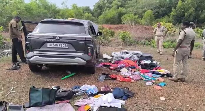 കണ്ണൂരിൽ ദൂരൂഹസാഹചര്യത്തിൽ രക്തം പുരണ്ട കാർ കണ്ടെത്തി കണ്ണൂരിൽ ദൂരൂഹസാഹചര്യത്തിൽ രക്തം പുരണ്ട കാർ കണ്ടെത്തി