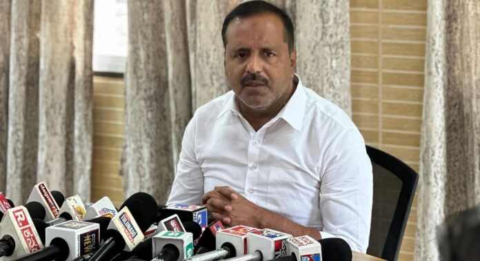 ഡി കെ ശിവകുമാർ മന്ത്രിസഭയിൽ അംഗമായി ഉപ്പള സ്വദേശി യു ടി ഖാദർ ഡി കെ ശിവകുമാർ മന്ത്രിസഭയിൽ അംഗമായി ഉപ്പള സ്വദേശി യു ടി ഖാദർ