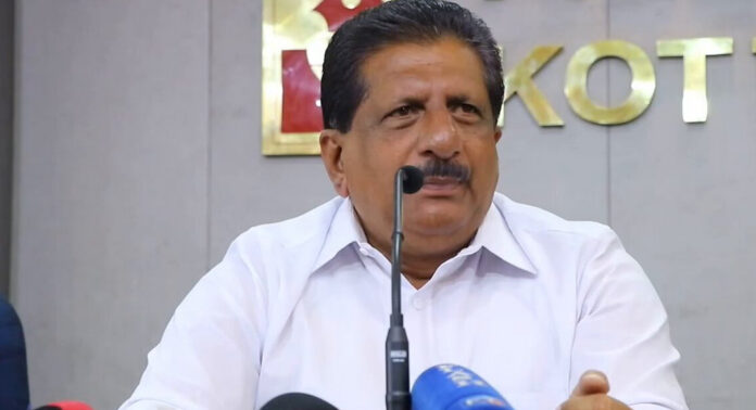പിജെ ജോസഫിന് മന്ത്രി തുല്യ പദവി വേണമെന്ന് മന്ത്രി മോൻസ് ജോസഫ് പിജെ ജോസഫിന് മന്ത്രി തുല്യ പദവി വേണമെന്ന് മന്ത്രി മോൻസ് ജോസഫ്