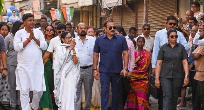 തൃണമൂലിൽ ഭിന്നത കടുക്കുന്നു; പുതിയ വിവാദങ്ങൾക്ക് വഴി തുറക്കുന്നത് പ്രതിപക്ഷ നേതൃപദ തർക്കം തൃണമൂലിൽ ഭിന്നത കടുക്കുന്നു; പുതിയ വിവാദങ്ങൾക്ക് വഴി തുറക്കുന്നത് പ്രതിപക്ഷ നേതൃപദ തർക്കം