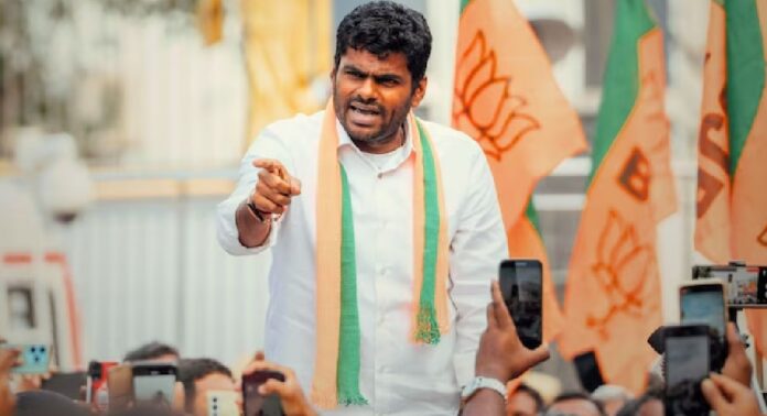 നമുക്ക് തമിഴ്നാടിനെ മുന്നോട്ടുകൊണ്ടുവരണം; പുതിയ രാഷ്ട്രീയ പാർട്ടി രൂപീകരിക്കുമെന്ന് പ്രഖ്യാപിച്ച് കെ അണ്ണാമലൈ നമുക്ക് തമിഴ്നാടിനെ മുന്നോട്ടുകൊണ്ടുവരണം; പുതിയ രാഷ്ട്രീയ പാർട്ടി രൂപീകരിക്കുമെന്ന് പ്രഖ്യാപിച്ച് കെ അണ്ണാമലൈ