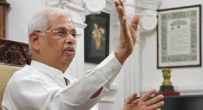 കാലാവധി കഴിഞ്ഞത് മറച്ചുവെച്ച് ഡിജിറ്റൽ സർവകലാശാലാ ബോർഡ് യോഗം ; തീരുമാനങ്ങൾ തടഞ്ഞ് ഗവർണർ കാലാവധി കഴിഞ്ഞത് മറച്ചുവെച്ച് ഡിജിറ്റൽ സർവകലാശാലാ ബോർഡ് യോഗം ; തീരുമാനങ്ങൾ തടഞ്ഞ് ഗവർണർ