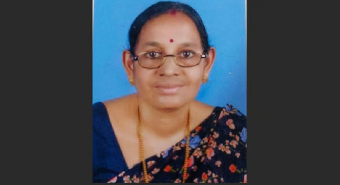 ഭർത്താവിനൊപ്പം ബുള്ളറ്റിൽ പിന്നിലിരുന്ന് യാത്ര ; വീട്ടമ്മ റോഡിൽ തെറിച്ചു വീണ് ദാരുണാന്ത്യം ഭർത്താവിനൊപ്പം ബുള്ളറ്റിൽ പിന്നിലിരുന്ന് യാത്ര ; വീട്ടമ്മ റോഡിൽ തെറിച്ചു വീണ് ദാരുണാന്ത്യം