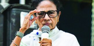 മമത ബാനർജി ഉൾപ്പെടെ ഉള്ള നേതാക്കൾക്ക് വക്കീൽ നോട്ടീസയച്ച് വിമത എംപിയുടെ മകൻ