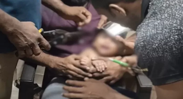 അച്ഛനെ അനുകരിക്കാൻ ശ്രമം ; ഒന്നര വയസ്സുകാരന്റെ തലയിൽ സ്റ്റീൽ പാത്രം കുടുങ്ങി, രക്ഷകരായി ഫയർഫോഴ്സ് അച്ഛനെ അനുകരിക്കാൻ ശ്രമം ; ഒന്നര വയസ്സുകാരന്റെ തലയിൽ സ്റ്റീൽ പാത്രം കുടുങ്ങി, രക്ഷകരായി ഫയർഫോഴ്സ്