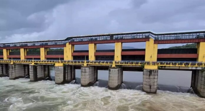ഭൂതത്താന്കെട്ട് അണക്കെട്ടിലെ ഷട്ടറുകള് ഘട്ടംഘട്ടമായി ഉയര്ത്തും ഭൂതത്താന്കെട്ട് അണക്കെട്ടിലെ ഷട്ടറുകള് ഘട്ടംഘട്ടമായി ഉയര്ത്തും