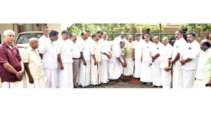 പരിസ്ഥിതി സംരക്ഷണം കര്ത്തവ്യമായി ഏറ്റെടുക്കണം : പ്രൊഫ. സതീഷ് കൊച്ചുപറമ്പില് പരിസ്ഥിതി സംരക്ഷണം കര്ത്തവ്യമായി ഏറ്റെടുക്കണം : പ്രൊഫ. സതീഷ് കൊച്ചുപറമ്പില്