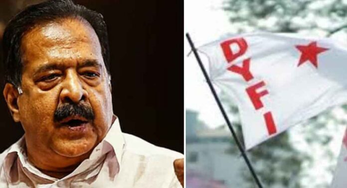ആഭ്യന്തരമന്ത്രിയുടെ നാട്ടിൽ ഡിവൈഎഫ്ഐ മുൻകൂട്ടി അനുമതി വാങ്ങാതെ ലോകകപ്പ് വിളംബര ജാഥ നടത്തി ; തടഞ്ഞ് പോലീസ് ആഭ്യന്തരമന്ത്രിയുടെ നാട്ടിൽ ഡിവൈഎഫ്ഐ മുൻകൂട്ടി അനുമതി വാങ്ങാതെ ലോകകപ്പ് വിളംബര ജാഥ നടത്തി ; തടഞ്ഞ് പോലീസ്