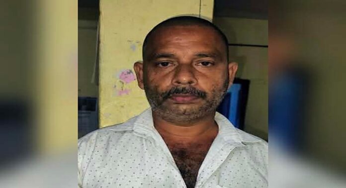 43 ലിറ്റർ മദ്യവുമായി ചാത്തൻതറ സ്വദേശി അറസ്റ്റിൽ 43 ലിറ്റർ മദ്യവുമായി ചാത്തൻതറ സ്വദേശി അറസ്റ്റിൽ