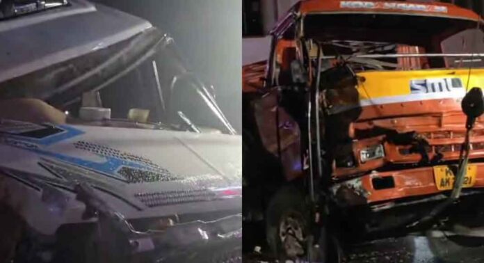 കൊണ്ടോട്ടിയിൽ ടെമ്പോ ട്രാവലറും ടിപ്പർ ലോറിയും കൂട്ടിയിടിച്ചു ; ഒരാൾ മരിച്ചു കൊണ്ടോട്ടിയിൽ ടെമ്പോ ട്രാവലറും ടിപ്പർ ലോറിയും കൂട്ടിയിടിച്ചു ; ഒരാൾ മരിച്ചു