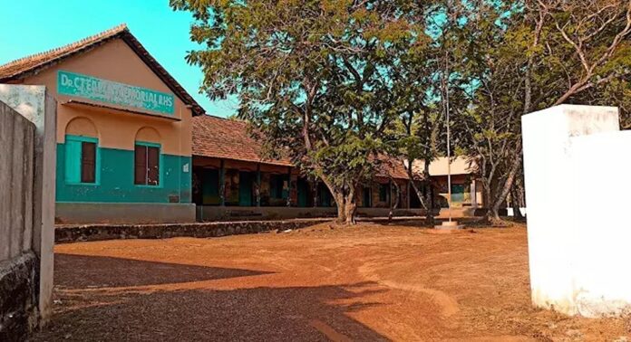 കൊല്ലത്ത് മുസ്ലിം കുട്ടികൾക്ക് എയ്ഡഡ് സ്കൂളിൽ അഡ്മിഷൻ നിഷേധിച്ചതായി പരാതി കൊല്ലത്ത് മുസ്ലിം കുട്ടികൾക്ക് എയ്ഡഡ് സ്കൂളിൽ അഡ്മിഷൻ നിഷേധിച്ചതായി പരാതി