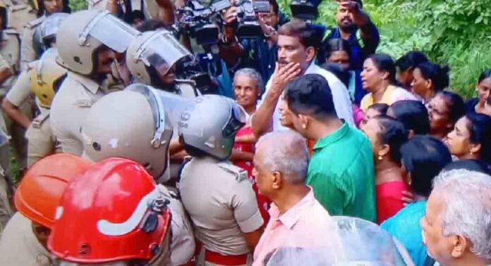 മലയിടംതുരുത്ത് ഉന്നതിയിലെ ഭൂമി തർക്കത്തിന് പരിഹാരം ; ധാരണയിൽ ഒപ്പുവെച്ചു മലയിടംതുരുത്ത് ഉന്നതിയിലെ ഭൂമി തർക്കത്തിന് പരിഹാരം ; ധാരണയിൽ ഒപ്പുവെച്ചു