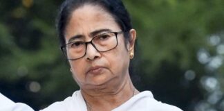 കൊൽക്കത്തയിൽ നാടകീയ നീക്കങ്ങൾ; മമതാ ബാനർജിയുടെ വസതിയിൽ സി.ഐ.ഡി സംഘം പരിശോധന നടത്തുന്നു